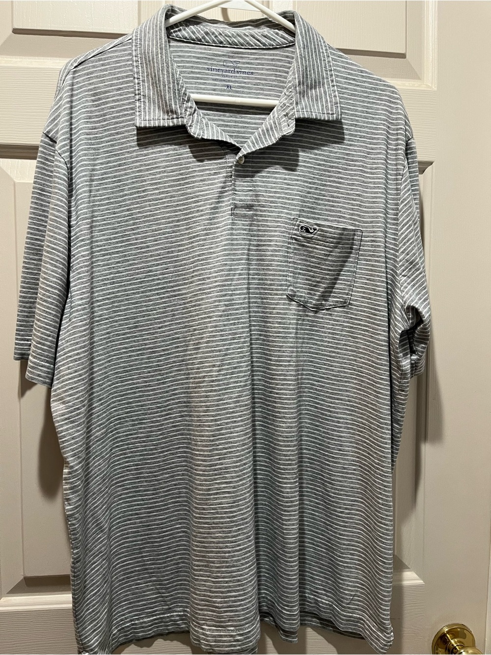 Vineyard Vines Men’s Light Gray & White Striped Polo
